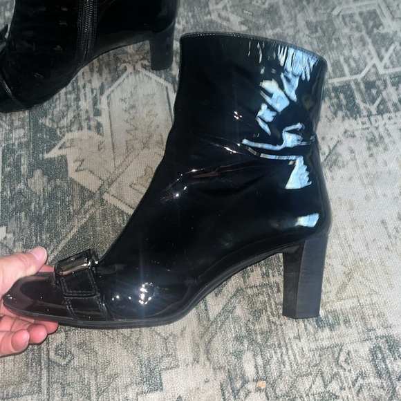 Stuart Weitzman women’s Black Heeled Boots with Glossy Finish size 8 - Picture 2 of 9